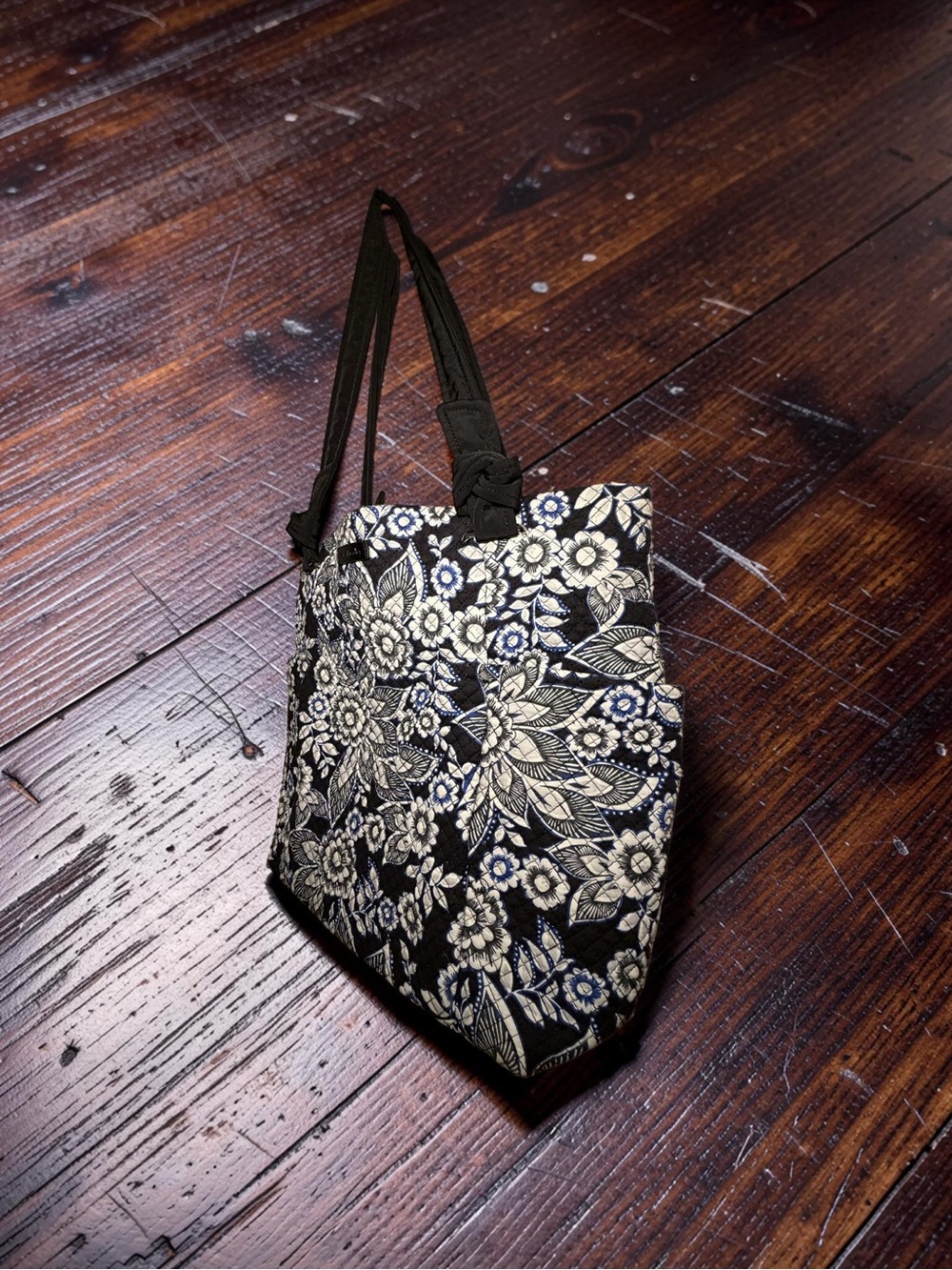 Vera Bradley Hadley Tote Bag “All the Pretty Wildflowers" Retired - Picture 8 of 12